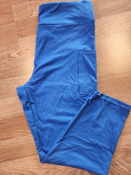 Solid sapphire blue capri with pockets