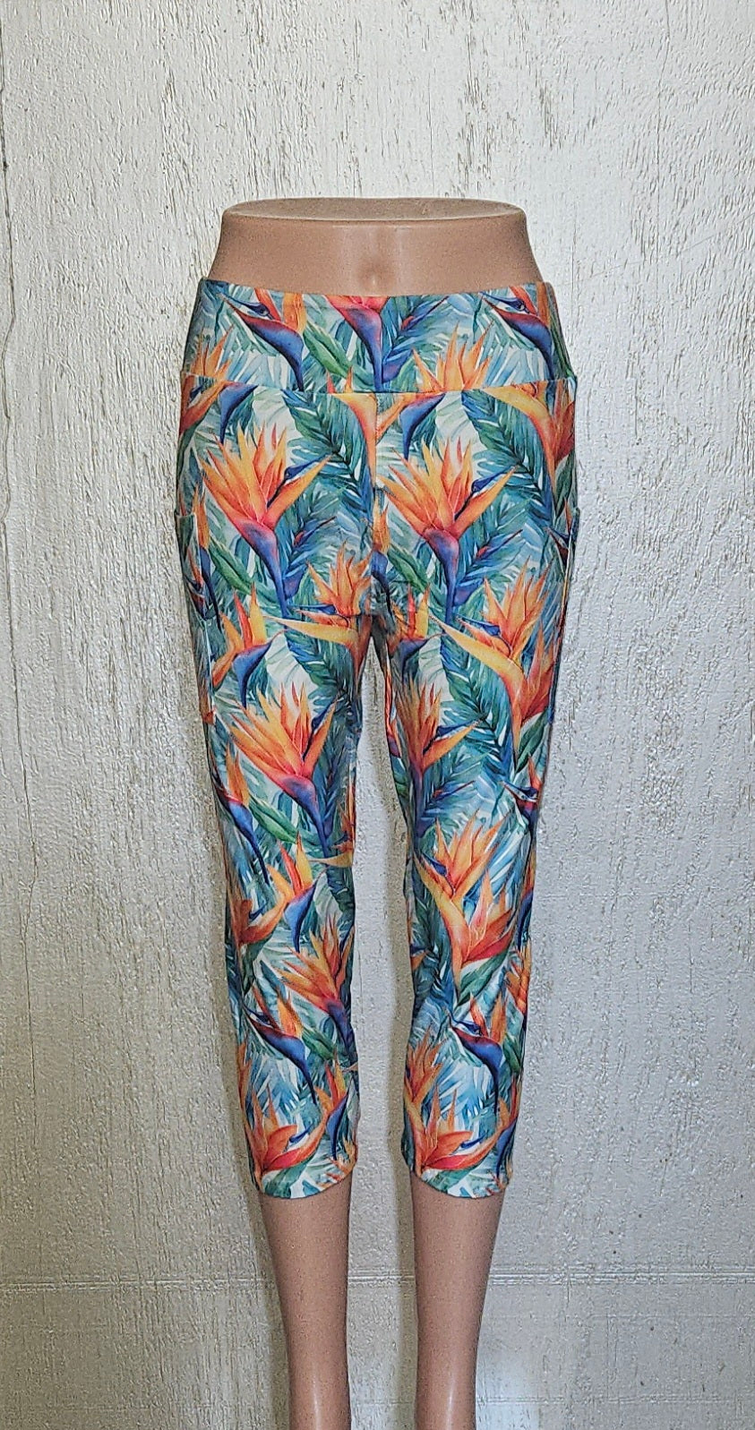 Bird of Paradise 5 capris with pockets