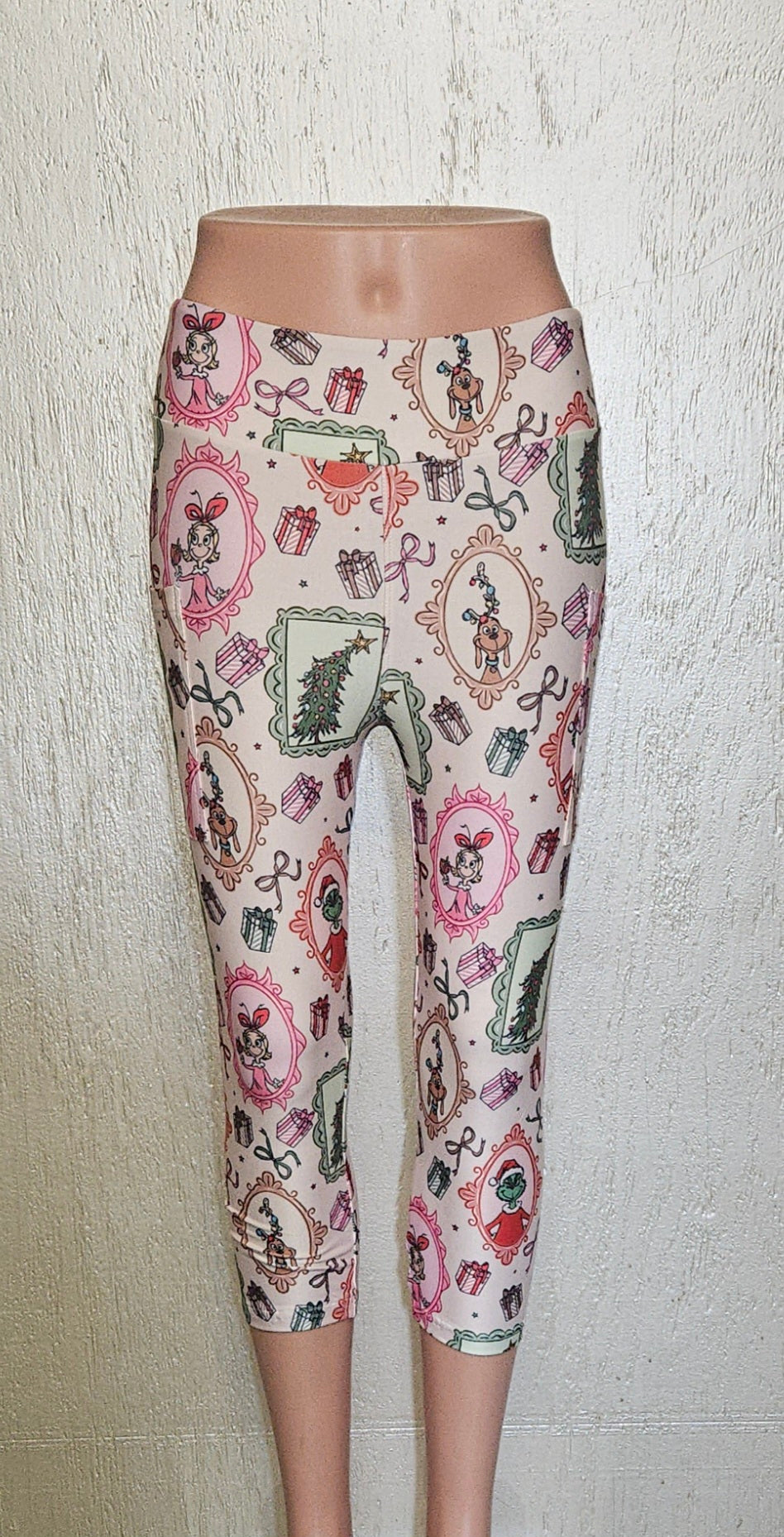 Grinchmas in Glasses capris with pockets