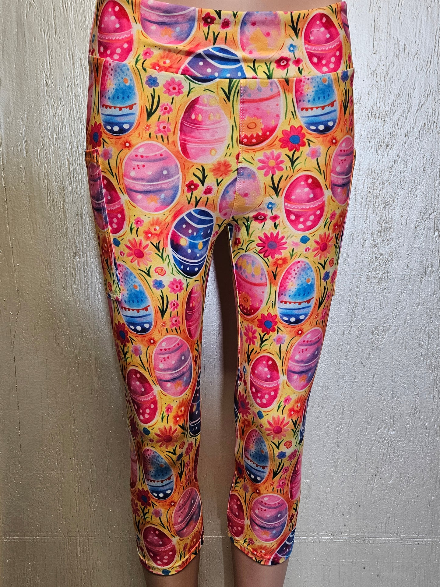 Drawing Eggs capris with pockets