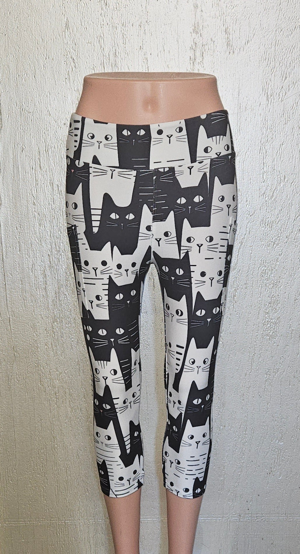 Black and White Cat capris and skorts with pockets