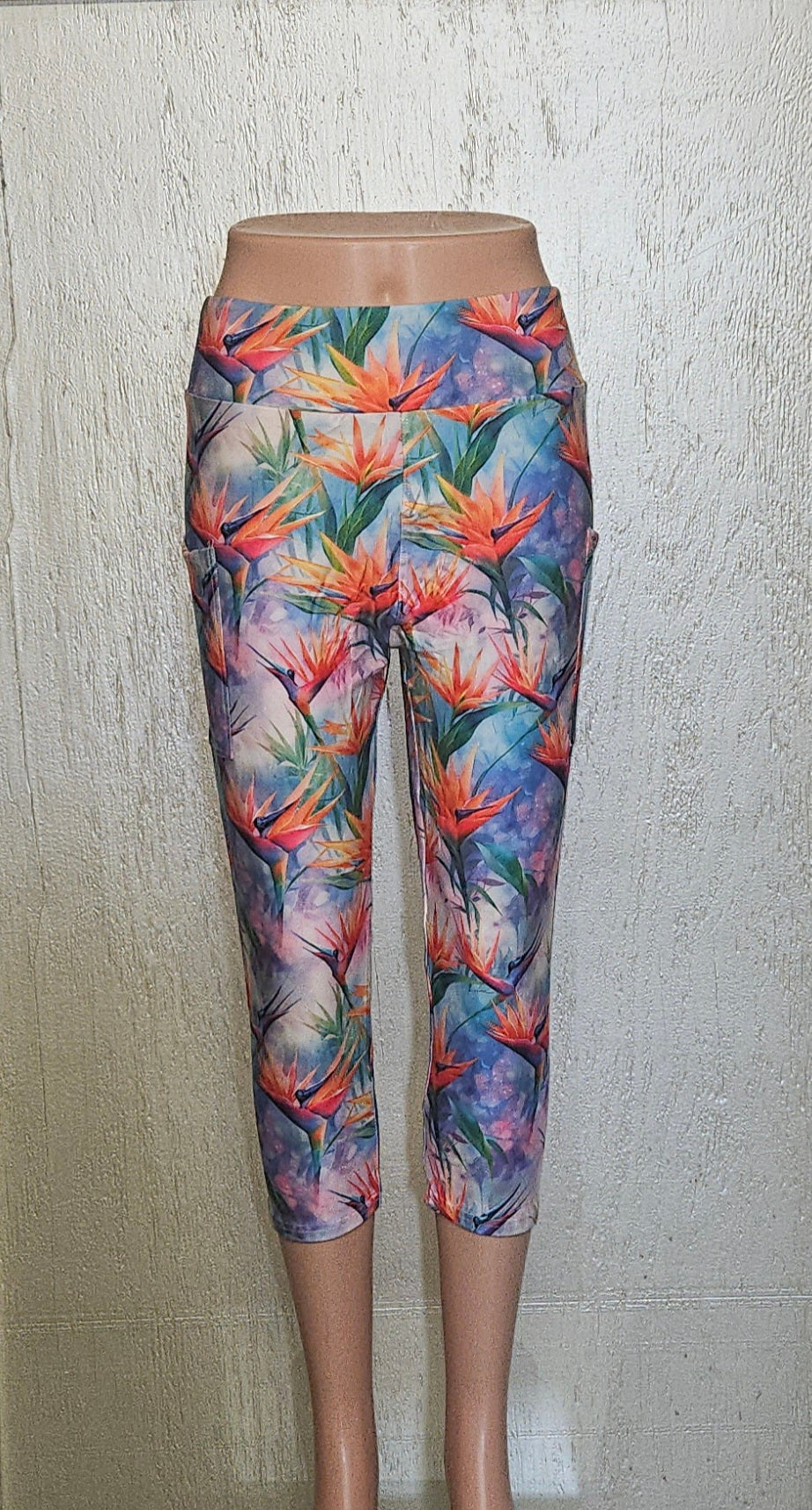 Bird of Paradise 8 capris with pockets
