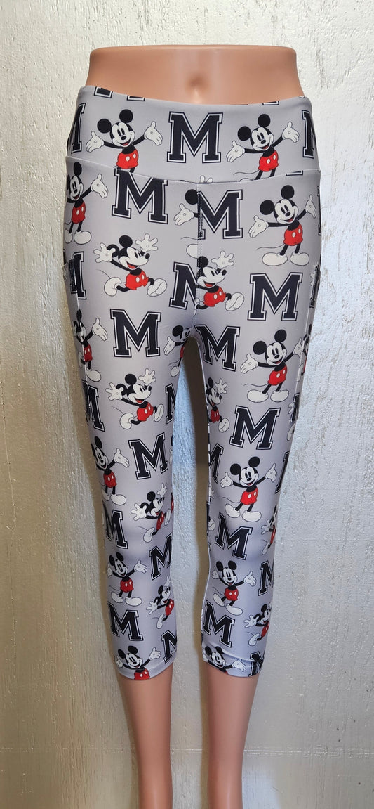 Bonus Mouse capris with pockets