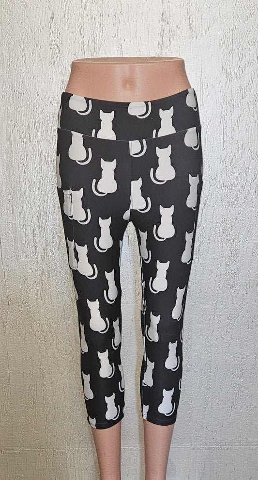 Black Cat Tail capris with pockets