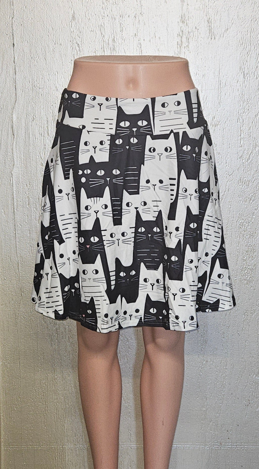 Black and White Cat capris and skorts with pockets