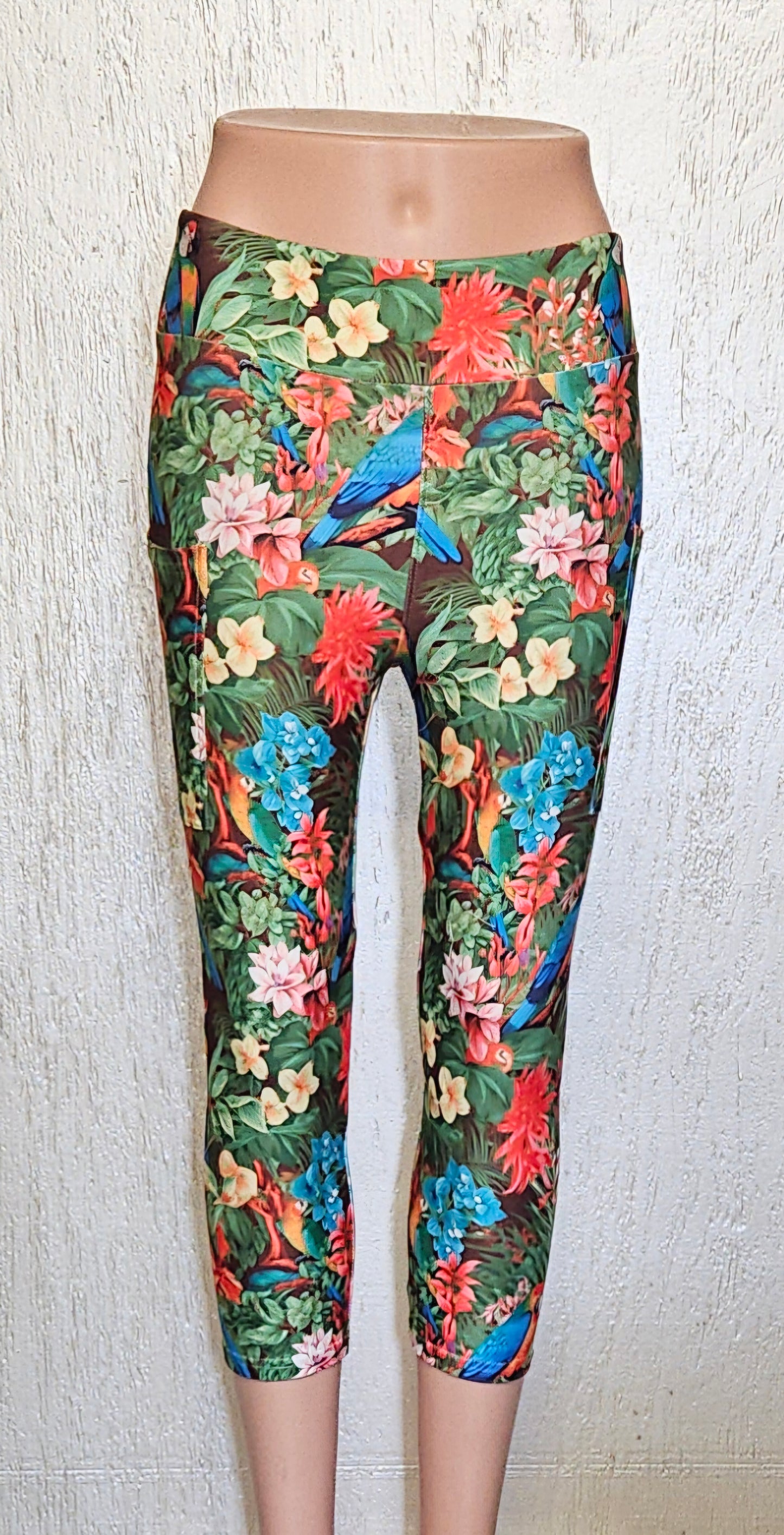 Bright Tropic Parrot capris with pockets