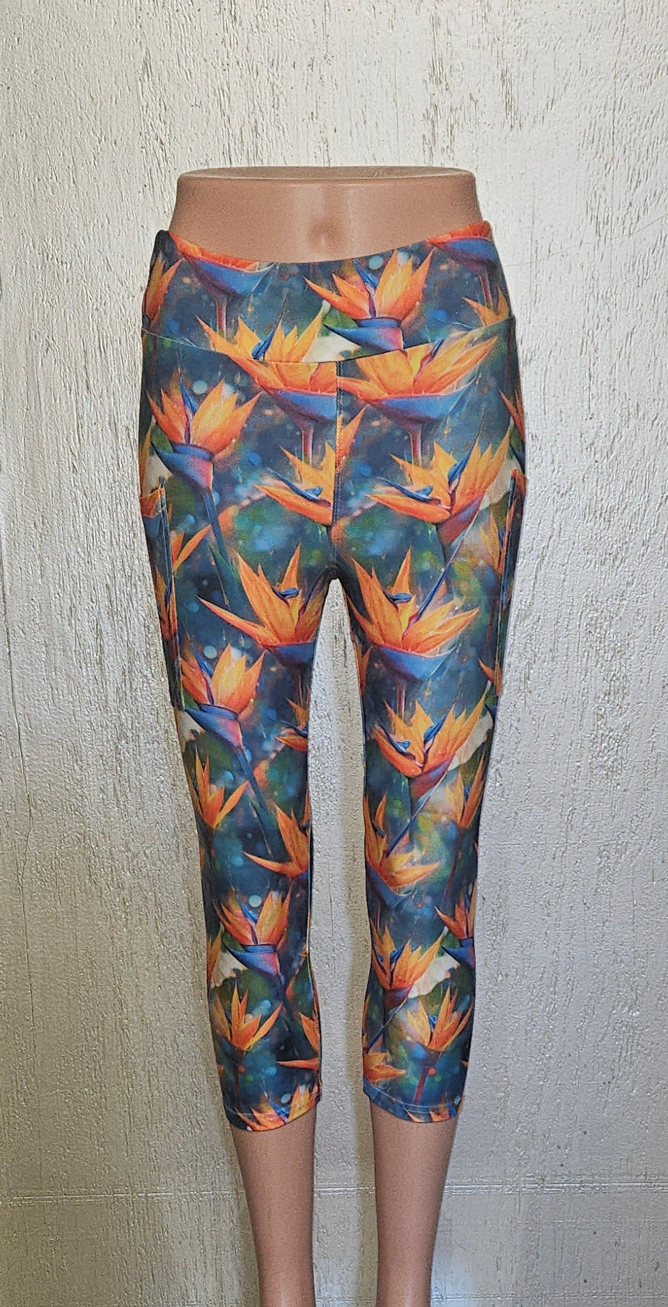 Bird of Paradise 6 capris and biker shorts with pockets