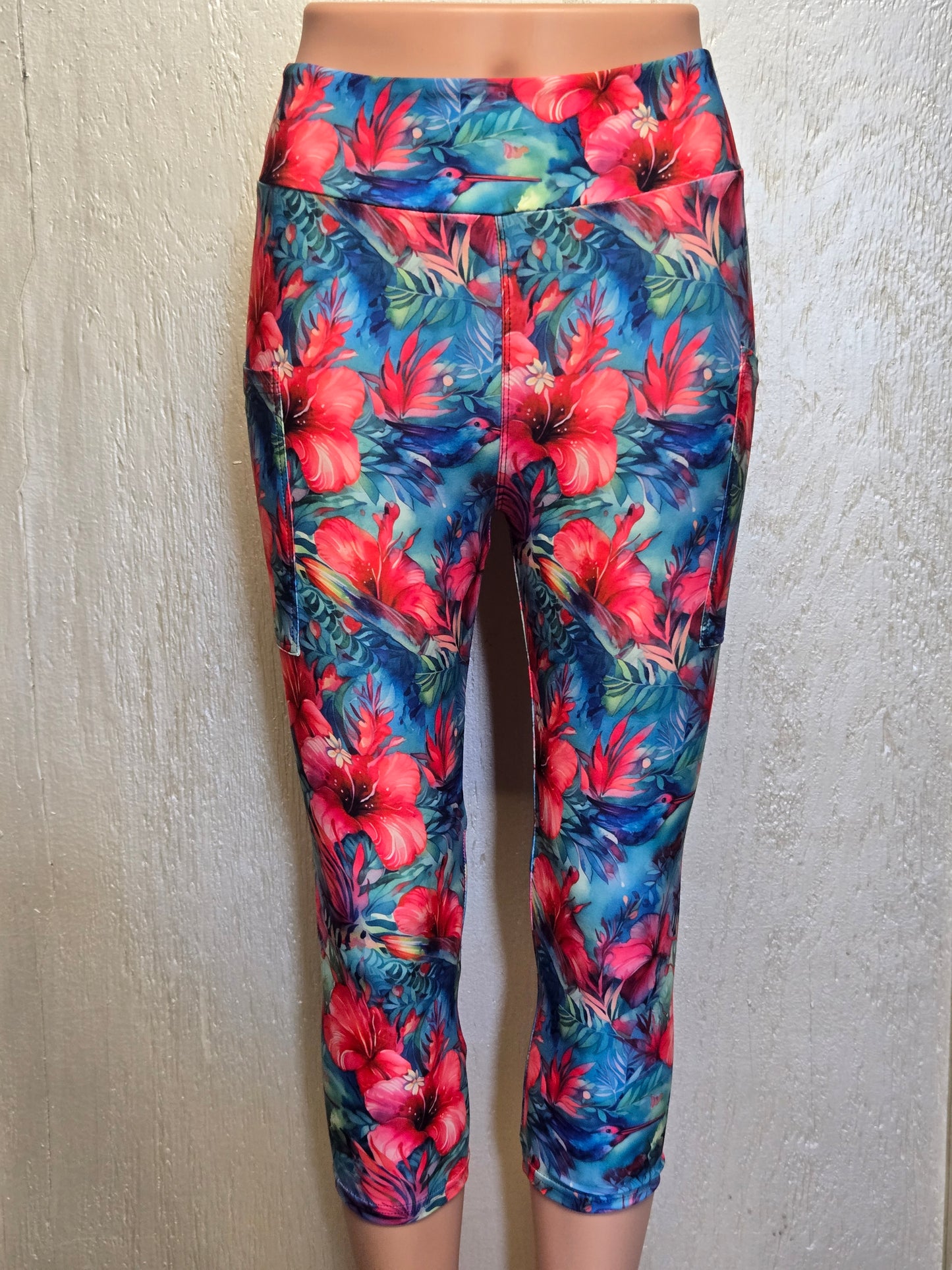 Jungle floral capris with pockets