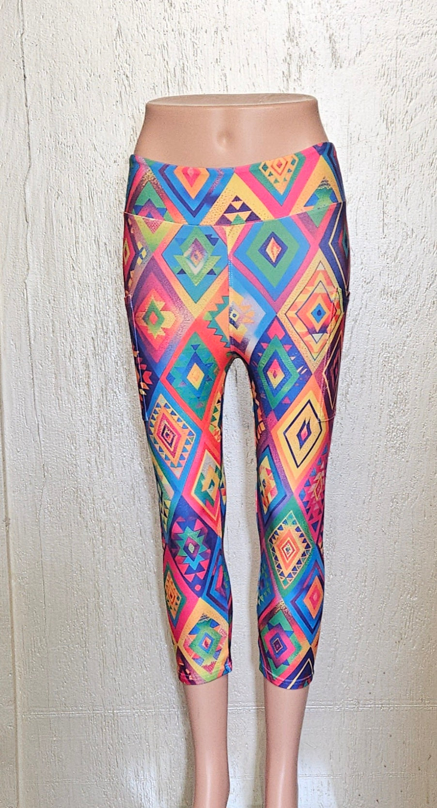 Fiesta Rhombus Patches capris and biker shorts with pockets