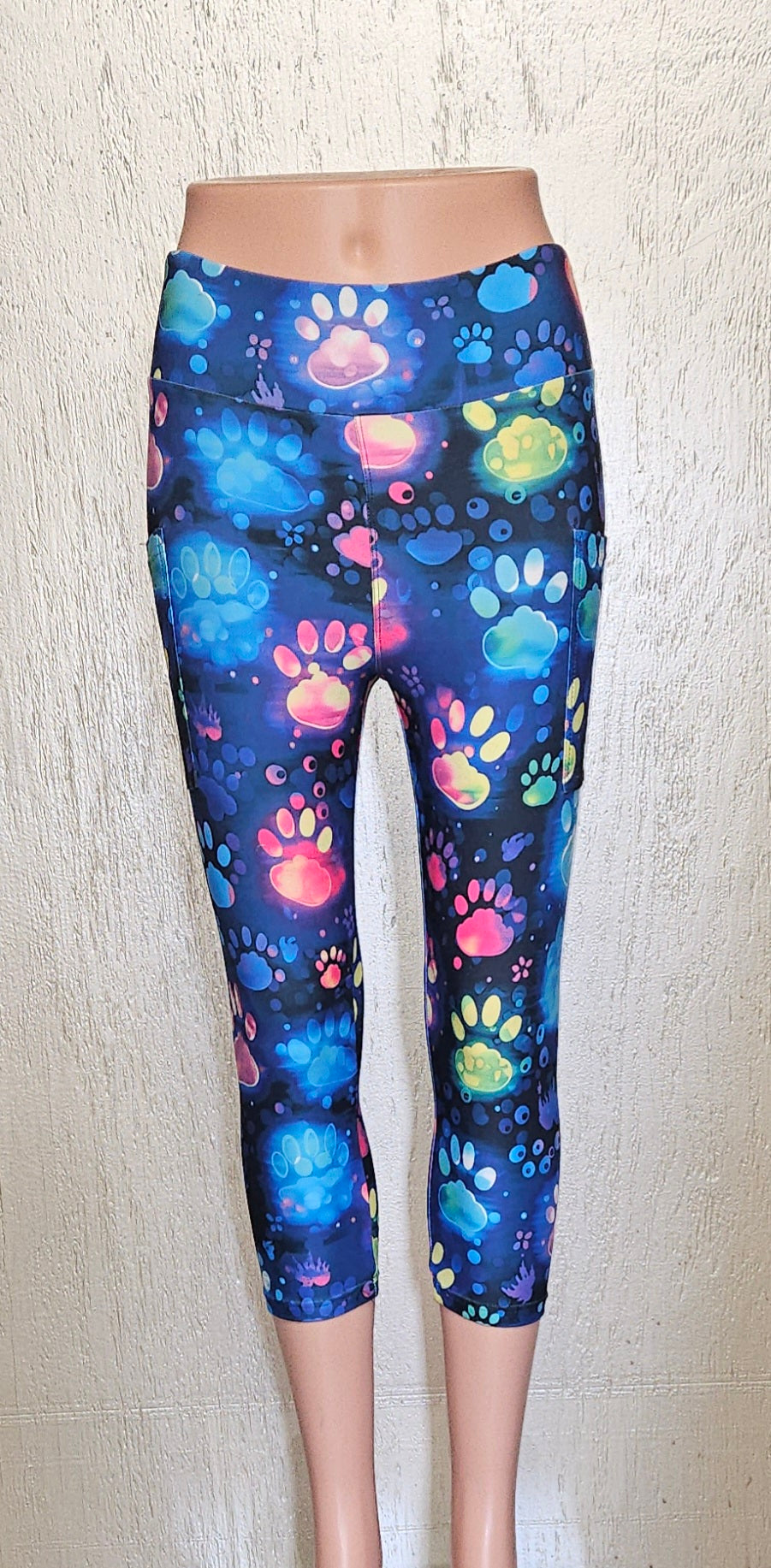 Neon Paws capris with pockets