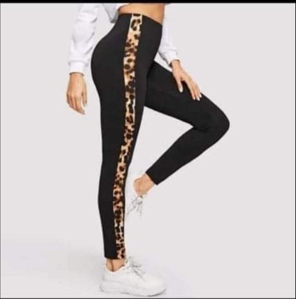 Cheetah Strip leggings with pockets