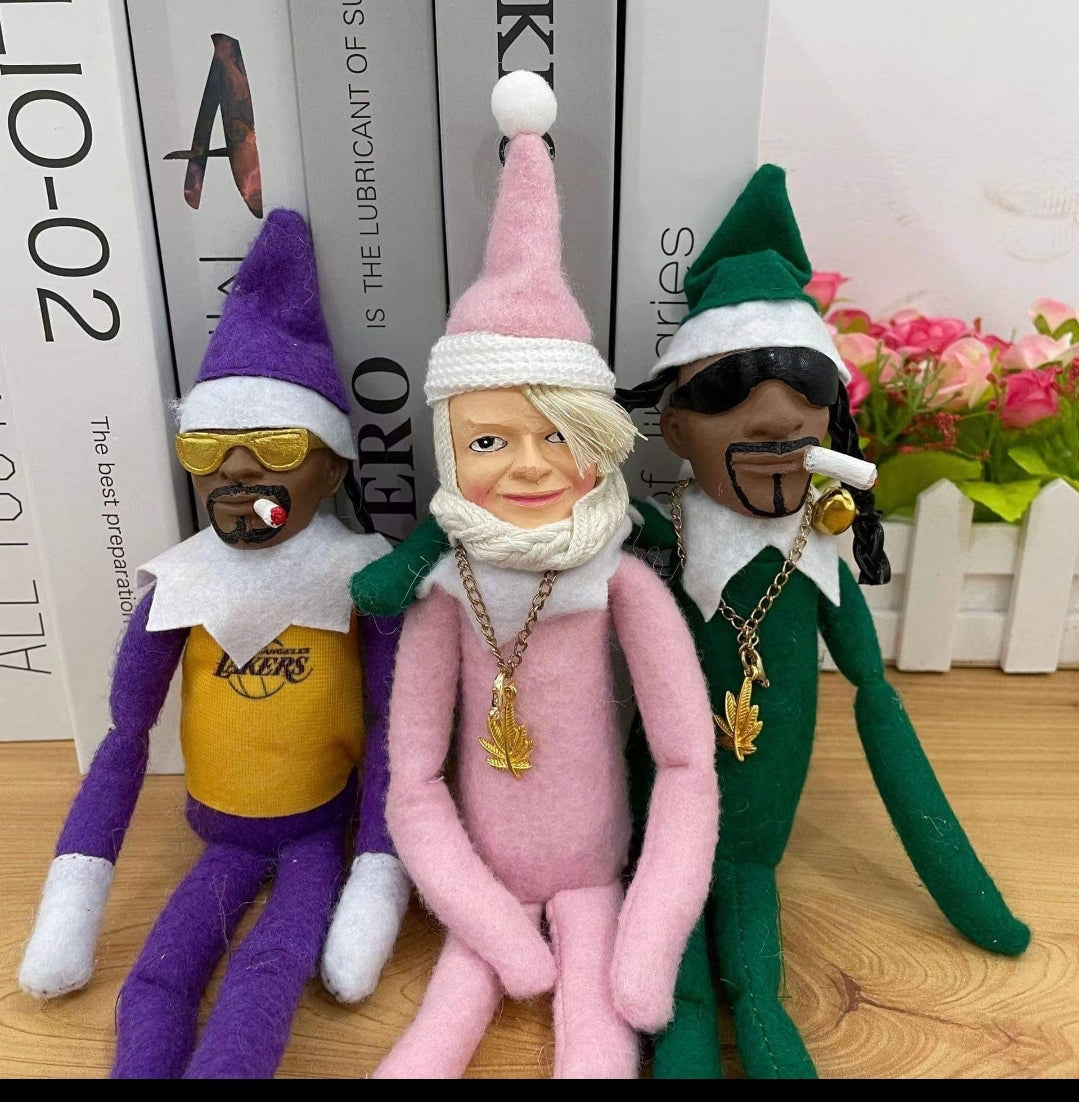 Snoop Dawg on a Shelf